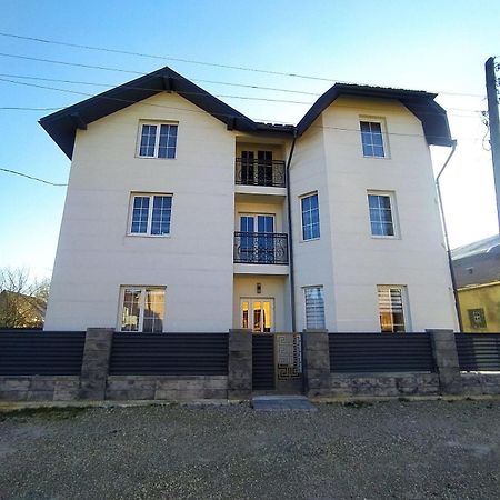 ラーゼシュチュナ Harmony Bed & Breakfast エクステリア 写真